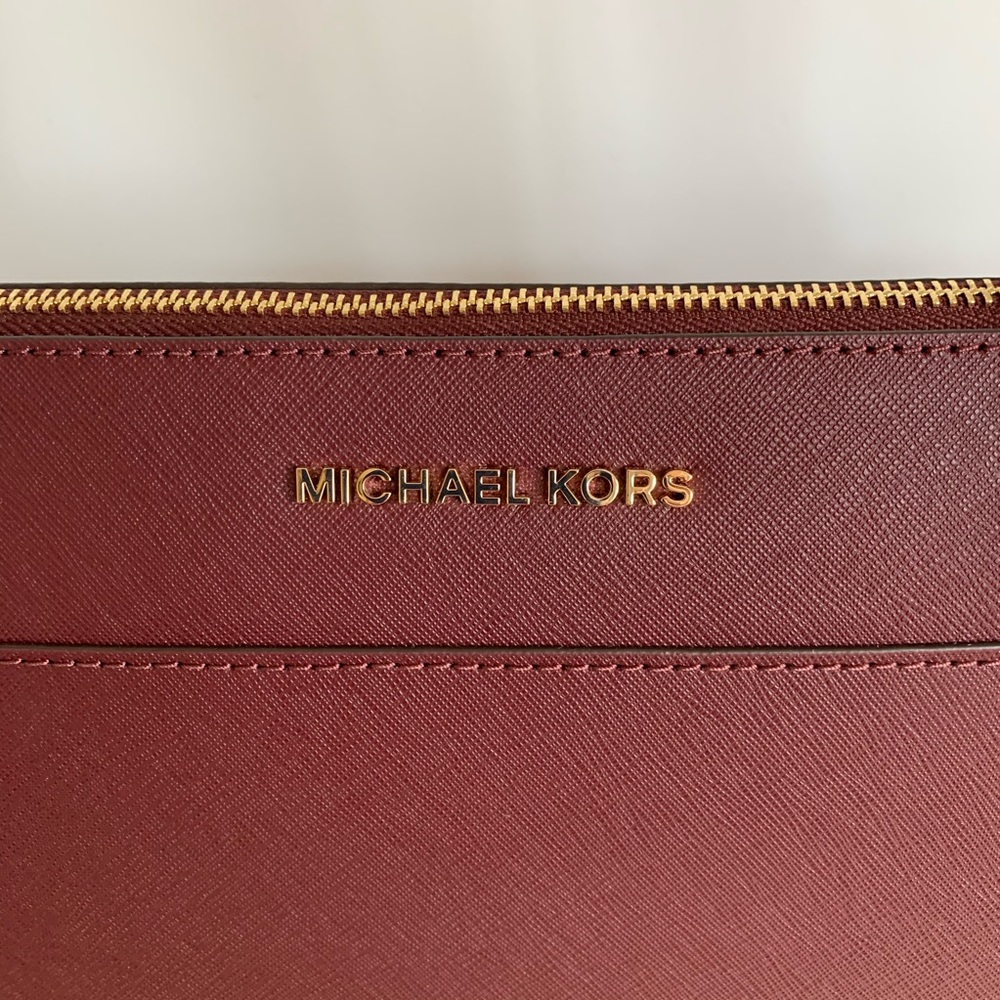 MICHAEL KORS LARGE CIARA TOTE IN MERLOT - Picture 6 of 7